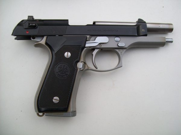 BERETTA MODEL 96G 40 S&W 3 BARRELS - Image 3